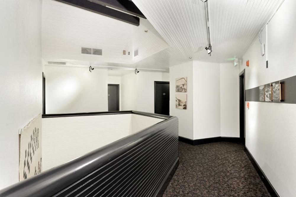 Independence Square 213, Spacious Hotel Room With 2 Queen Beds, Wet Bar, And Sitting Area Aspen Kültér fotó